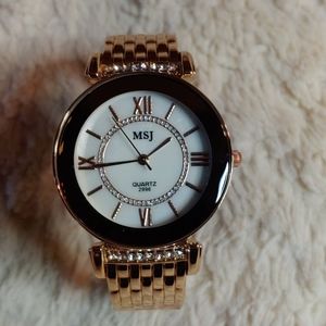 Ladies bangle watch